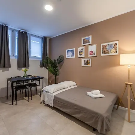 Authentic Private Flat 2 Min From Navigli 아파트 *