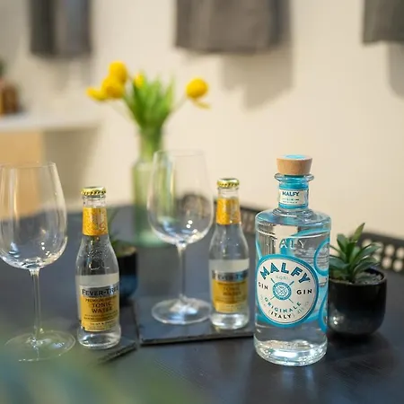 Authentic Private Flat 2 Min From Navigli 아파트 *