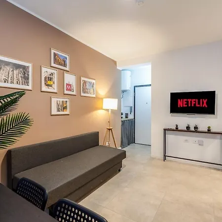 Authentic Private Flat 2 Min From Navigli 아파트